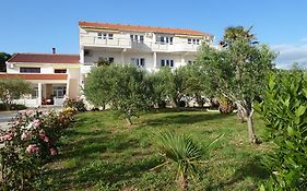 Apartments Donadic I, Caska